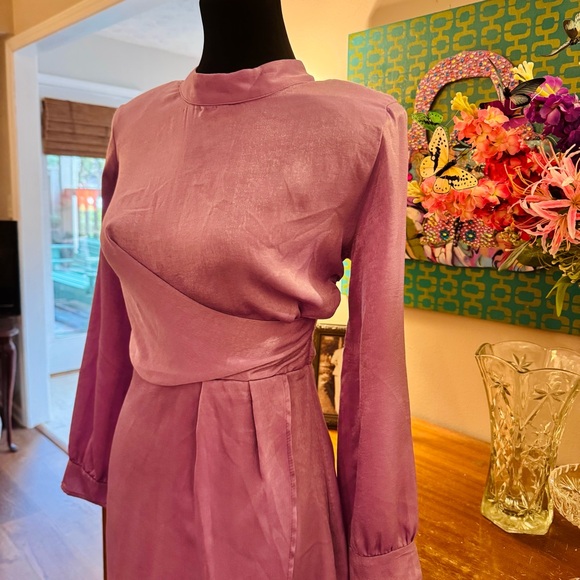 Elegant and  Classic  Lavender Mini Dress With A Twist of Edge - Picture 3 of 6